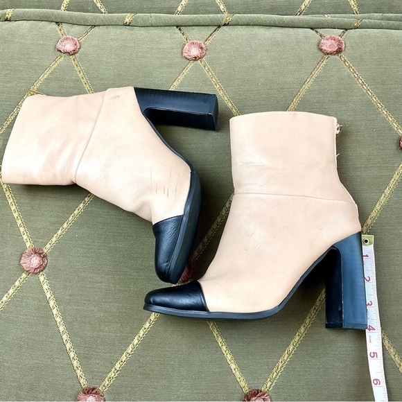 Just Fab Boots in Two Toned Beige and Black with High Heel Mid Calf (5.5) - Picture 3 of 8